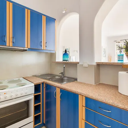 Apartament House With Sea View Balcony